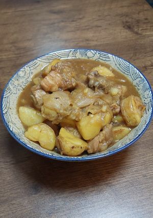 薯仔洋蔥炆排骨 的食譜成品照片