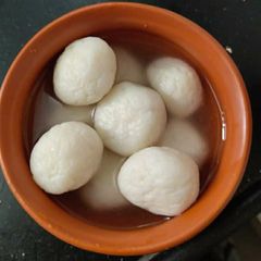 A picture of Rasgula Sweet.