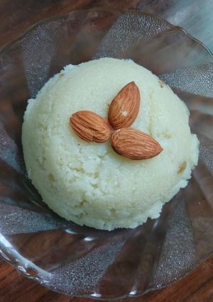A picture of Rava sheera.