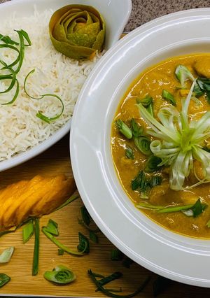 A picture of Mango coconut curry🥭🥥🍲.