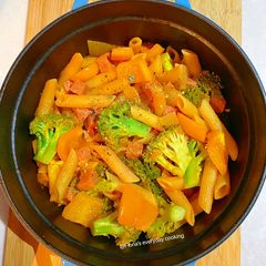 A picture of Luncheon Meat Veggie Pasta.