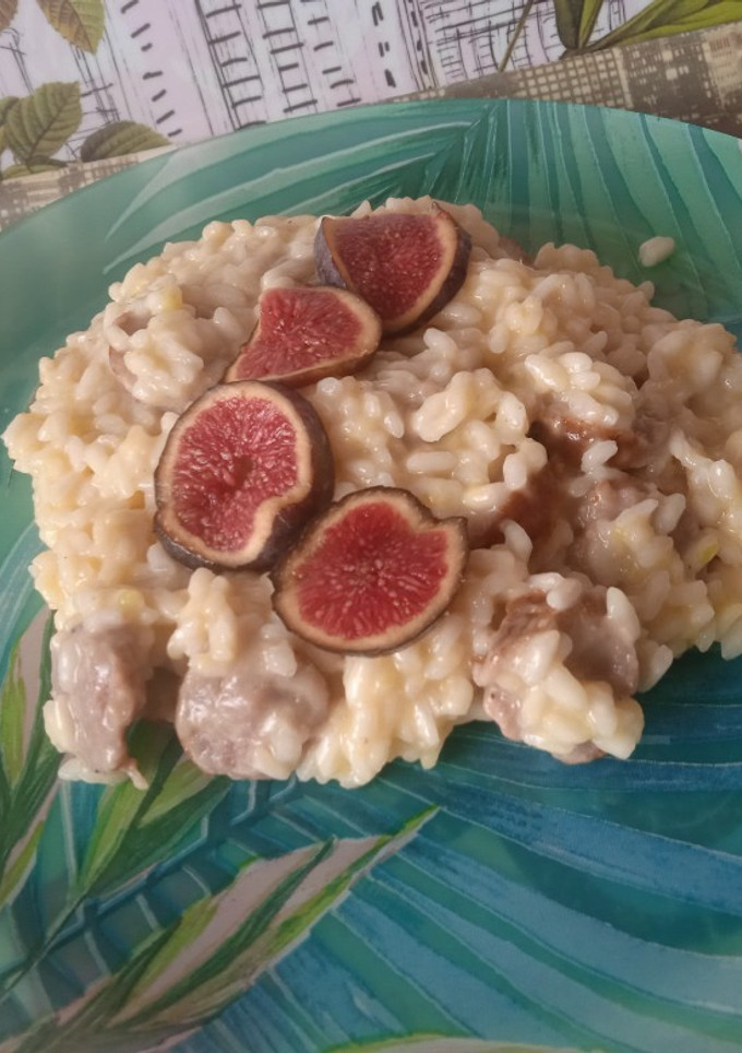 Una foto de Risotto de butifarra con higos