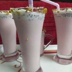 Rose Banana Milk Shake A picture of Rose Banana Milk Shake.