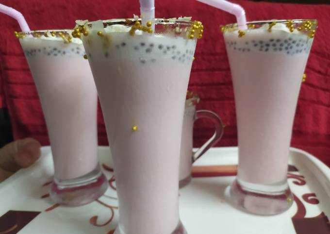 Step-by-Step Guide to Make Ultimate Rose Banana Milk Shake