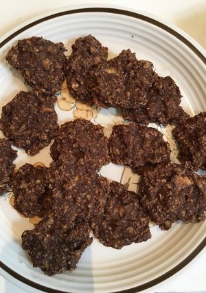 Una foto de Galletas fáciles de banana choco y avena