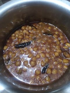 स्पाइसी छोले रेसिपी मुख्य फोटो