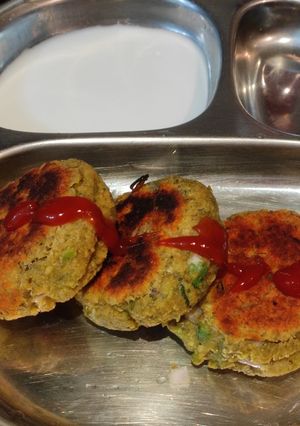 A picture of High Protein pan fried stater(healthy mung panner tikkies).