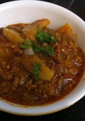 A picture of Kheema Aloo Masala.