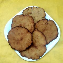 A picture of Meethi Gud ki Poori.