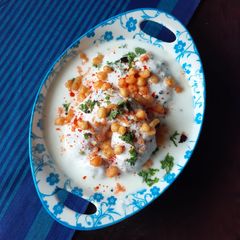 A picture of THAYIR VADA/ CURD VADA/ DAHI VADA.