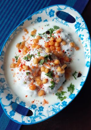 A picture of THAYIR VADA/ CURD VADA/ DAHI VADA.