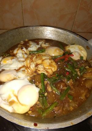 Foto resep Oseng kikil kacang panjang with poached egg😃