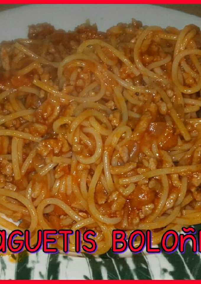 Una foto de Espaguetis boloñesa