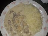 Lomo strogonoff con arroz