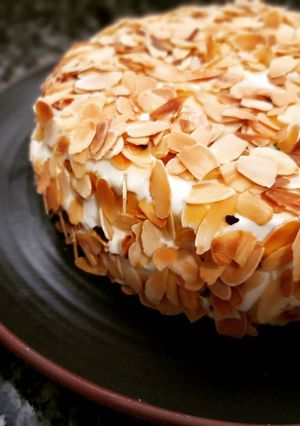 Una foto de Tarta Sara de crema de chocolate blanco y mascarpone