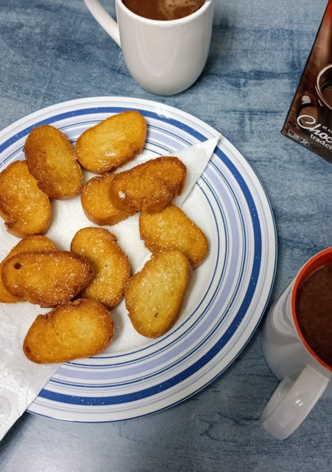 Una foto de Picatostes con chocolate