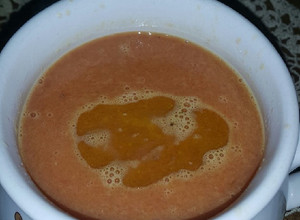 Una foto de Sopa de zanahoria y remolacha