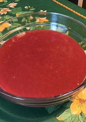 Une photo de Compote de cerises et cassis