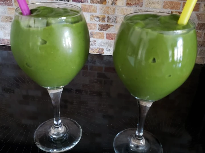 Easy Ways Make|Recipe} Strawberry Mango Spinach Apple Smoothie the Delicious, So Delicious