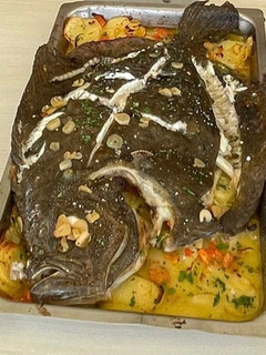 Una foto de Rodaballo al horno