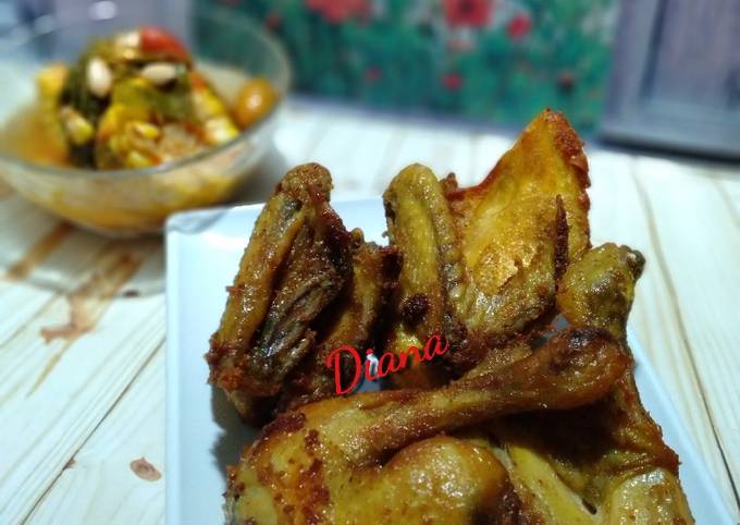 Ayam goreng kuning