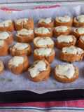 Rotelle di baguette farcite con salsiccia e provola