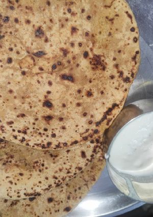 A picture of Aloo ka parantha.