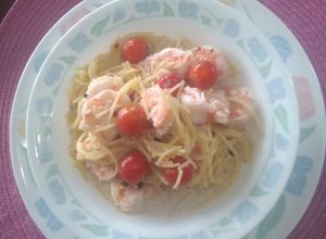 Una foto de Pasta con langostinos