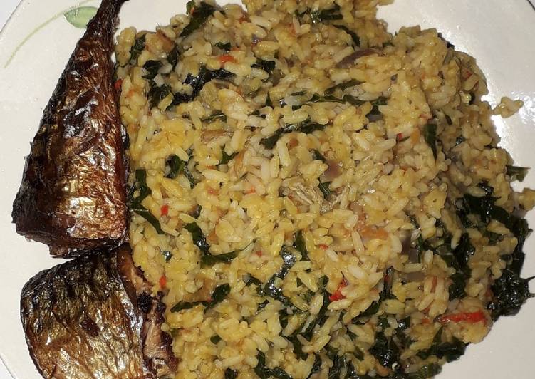 Steps to Make Perfect Vegetable palm oil rice with fried fish