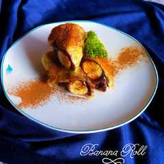 A picture of Banana Roll with Peanut Chocholate 🍌🥜🍫.