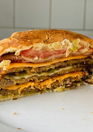 Una foto de Hamburguesas caseras (triple carne)