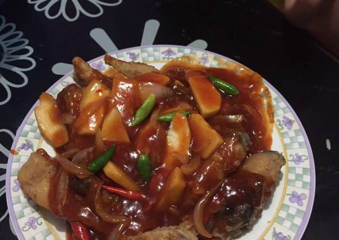 Resep Gurame goreng tepung with apple saos asam pedes Anti Gagal