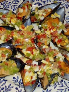Una foto de Mejillones en vinagreta con encurtidos