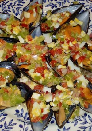 Una foto de Mejillones en vinagreta con encurtidos