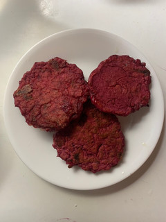 Una foto de Tortitas de remolacha (o croquetas de betarraga)