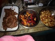 Una foto de asado de cerdo la plancheta