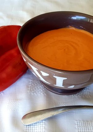 Una foto de Salsa de pimiento rojo 🌶