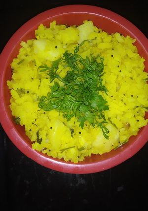 પૌઆ બટાકા (Pauva Bataka Recipe in Gujarati) રેસીપી મુખ્ય ફોટો