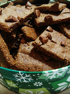 Una foto de Galletas de chocolate y almendras