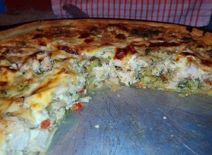 Una foto de Tarta de Pollo y Brócoli (la favorita de mis hijos!)