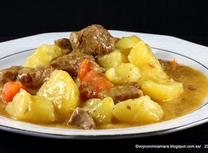 Una foto de Jarrete (morcillo) estofado con patatas