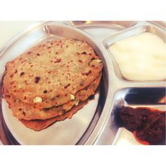 A picture of Mixed Vegetable Paratha.