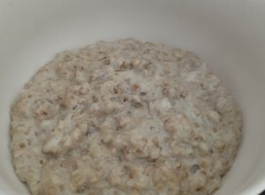 Foto principal de 🥣 Porridge de avena simple (bebés +6)