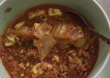 How to Make Yummy Tuna Kimchi Stew