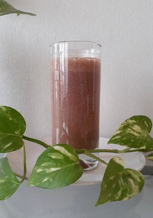 Una foto de Smoothie choco-frutilla🍫🍓