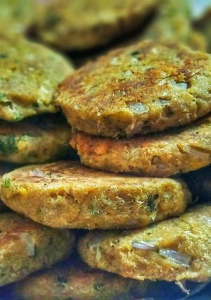 A picture of Shami kabab.