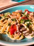 Spaghetti mit Garnelen und Tintenfisch