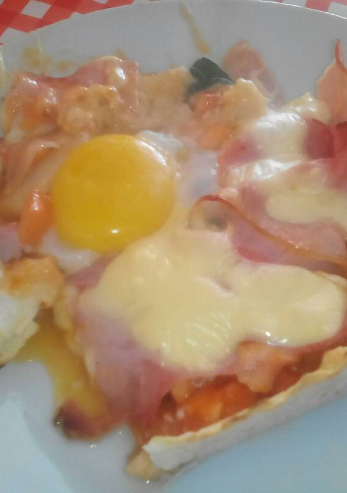 Una foto de Tarta de acelga, huevo y pizza