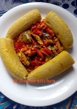 A picture of Boiled half ripe plantian and fish suace.
