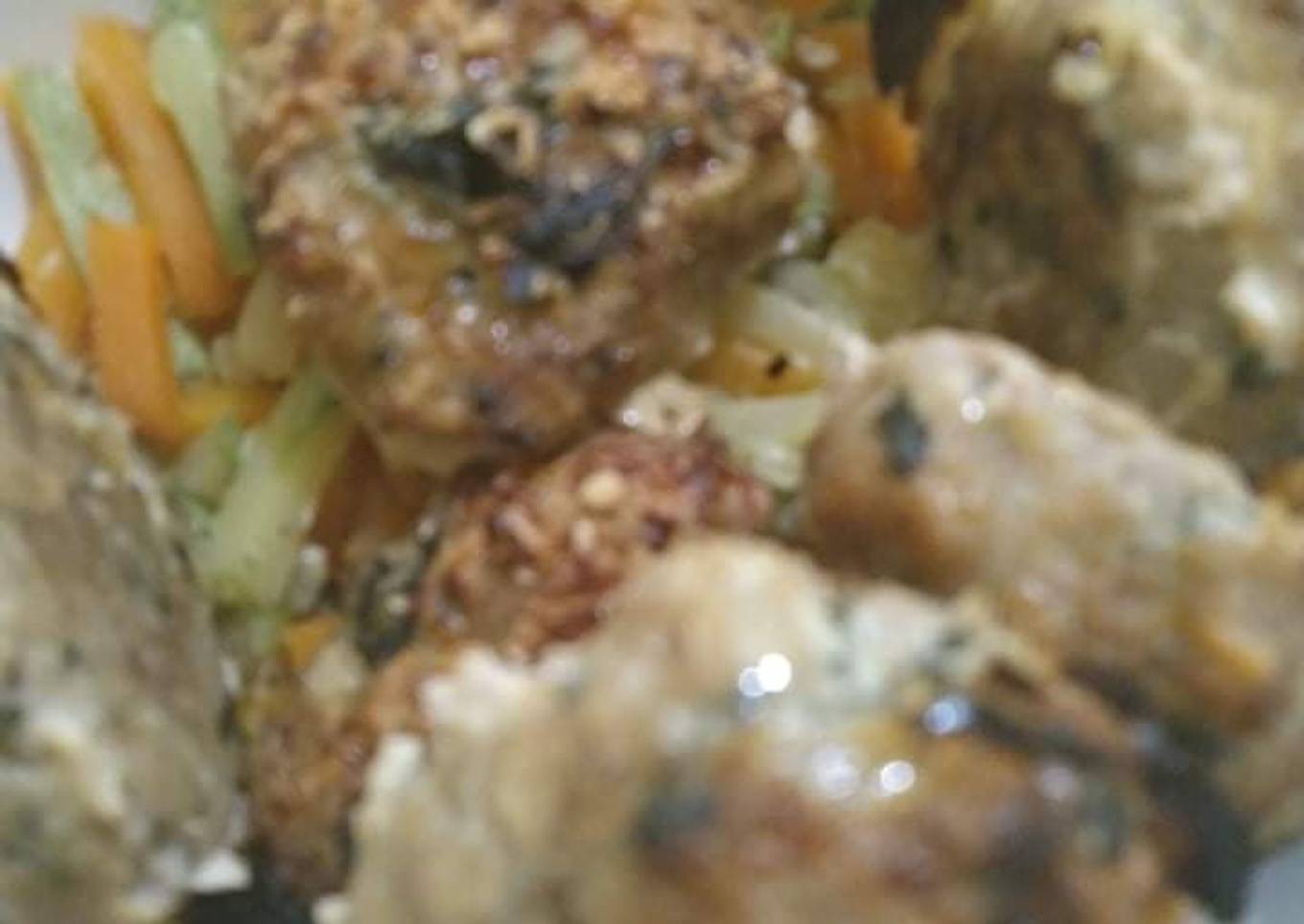 Spinach Asiago turkey meatballs W/ veggie "noodles"